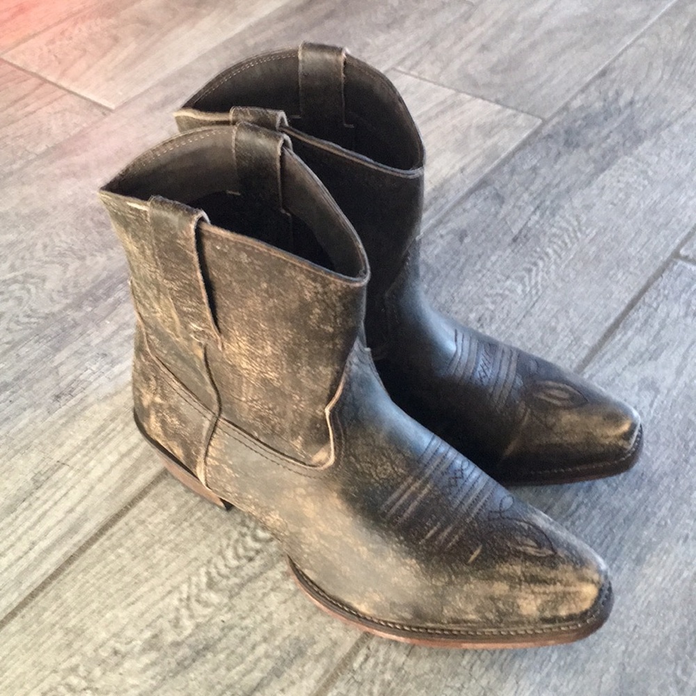 Leather Roper boots size 9. So cute!